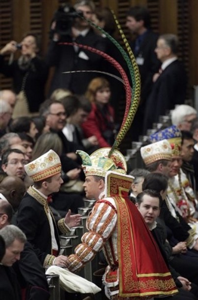 vatican_men_wearing_cologne_carnival_costumes.jpg