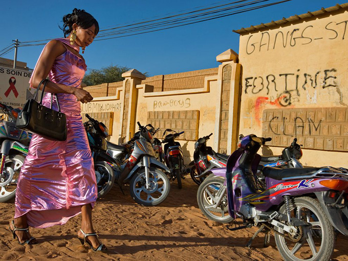 teenager-timbuktu-mali_32519_990x742.jpg