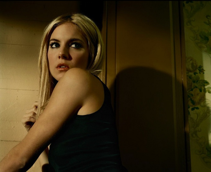 siennamiller_.jpg