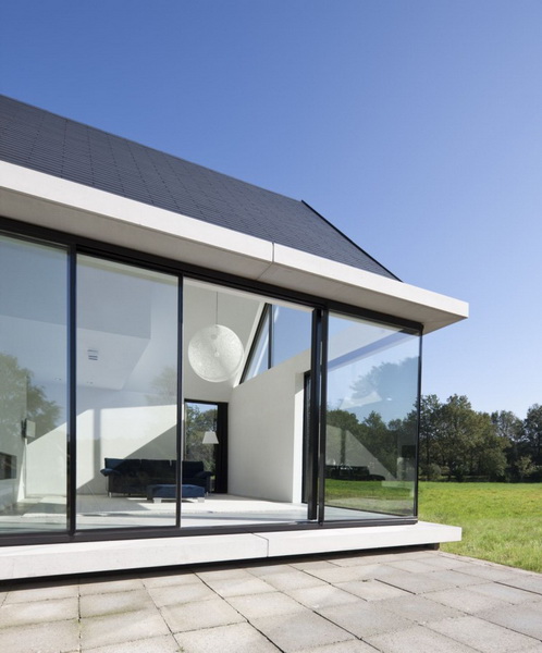 the-villa-geldrop-in-the-netherlands-01-944x636.jpg