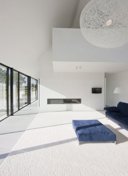 the-villa-geldrop-in-the-netherlands-01-944x638.jpg