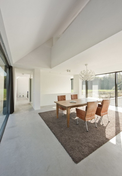 the-villa-geldrop-in-the-netherlands-01-944x644.jpg