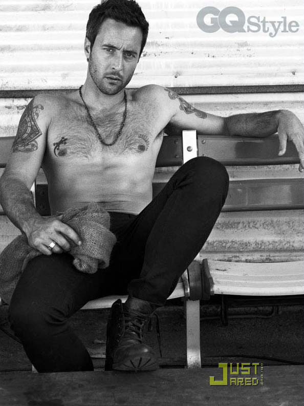 alex-oloughlin-gq-australia-02.jpg