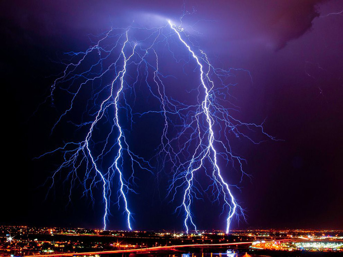 lightning-arizona_34356_990x742.jpg