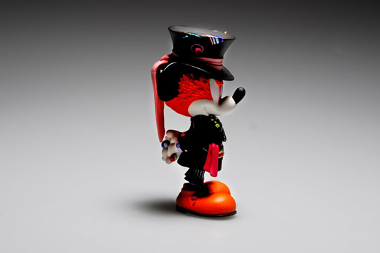 Medicom-Toy-Mickey-Mouse-as-Mad-Hatter-04.jpg