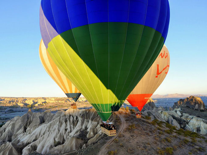 hot-air-balloons-turkey_35065_990x742.jpg