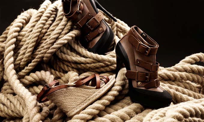 Burberry-Explorers-Spring-Summer-2011-Collection-DESIGNSCENE-net-03.jpg