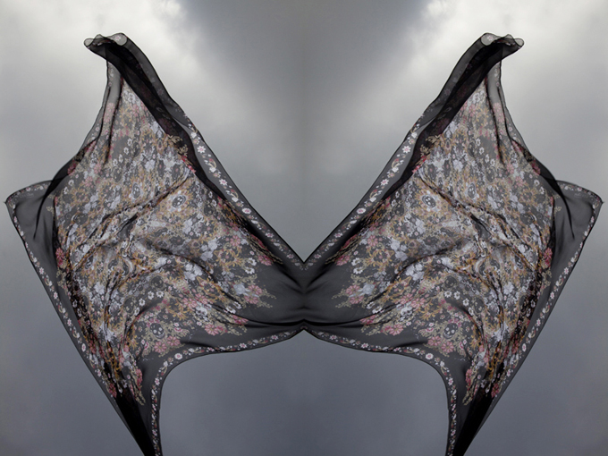 alexandermcqueenscarvess11collection7.jpg