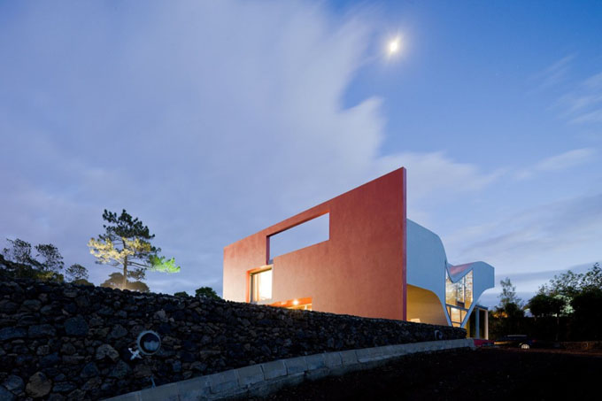 House-on-the-Flight-of-Birds-by-Bernardo-Rodrigues-Architects-04.jpg