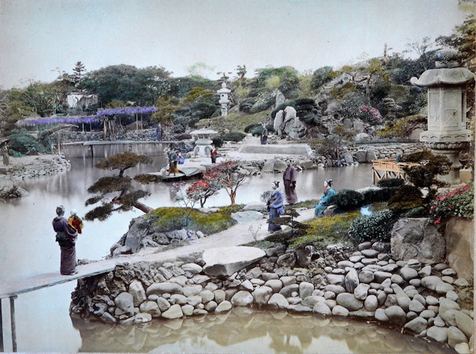 OldPhotosofJapanColoredIn_16.jpg