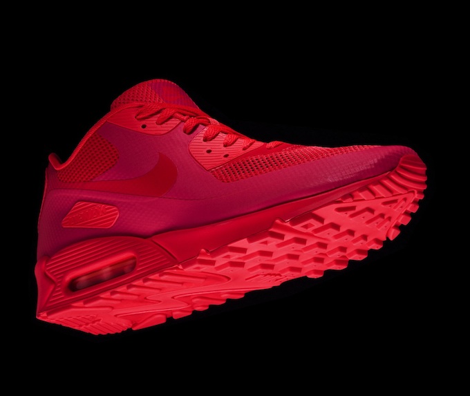 MENS_AIRMAX90_SIDE_4.1.jpg