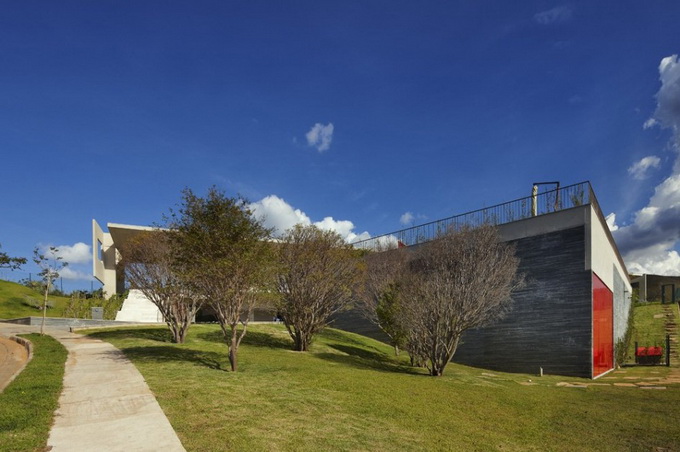 the-je-house-01-944x388.jpg