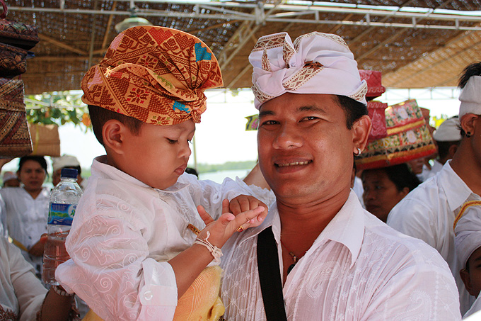 Кунинган - день балийского счастья