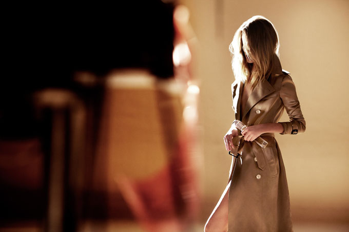 Rosie-Huntington-Whiteley-for-Burberry-Body-Fragrance-DesignSceneNet-10.jpg