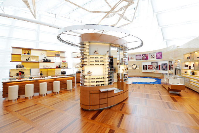 Louis-Vuitton-Island-Maison-in-Singapore-DESIGNSCENE-net-13.jpg