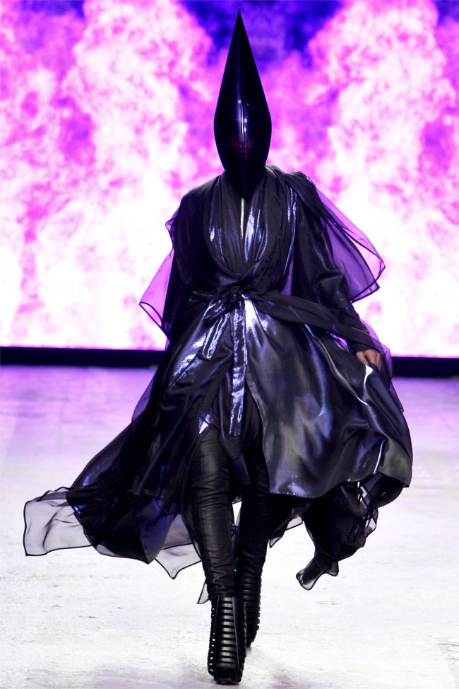 gareth-pugh32.jpg