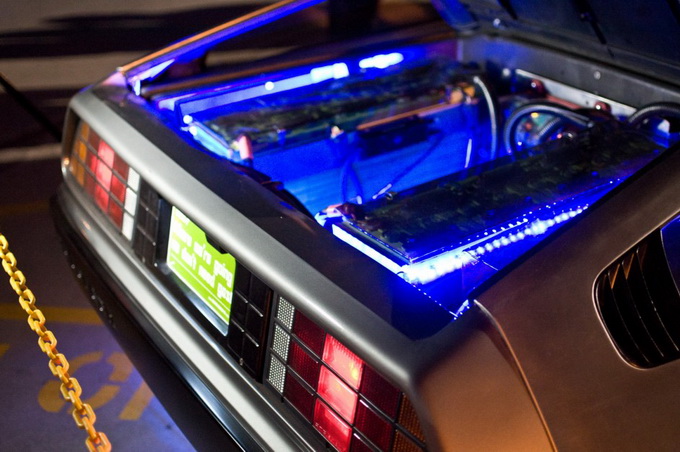 the-electric-delorean-for-2013-00-944x535.jpg