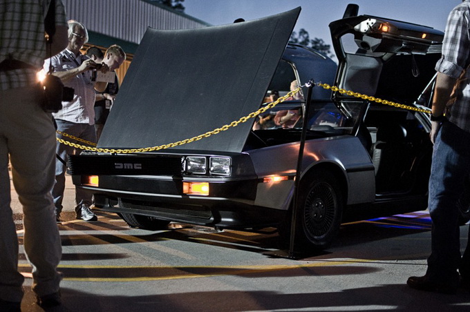 the-electric-delorean-for-2013-00-944x541.jpg