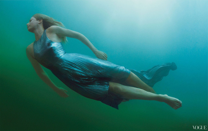 th_charlize_vogue_3.jpg