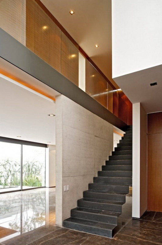 the-x-house-by-agraz-architects-06_.jpg
