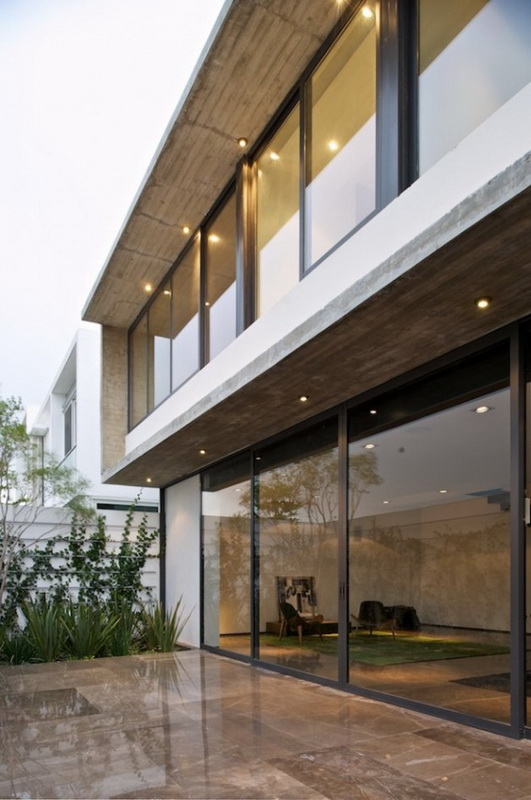 the-x-house-by-agraz-architects-23_.jpg