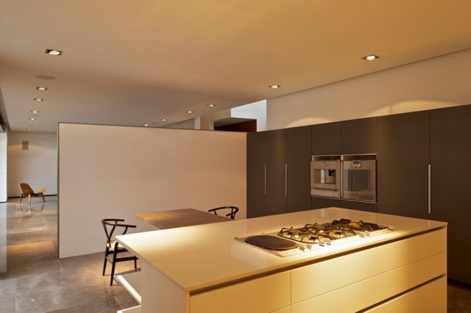 the-x-house-by-agraz-architects-25_.jpg