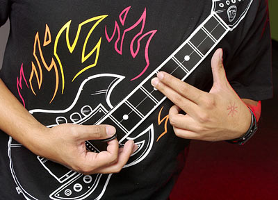 c498_electronic_rock_guitar_shirt_closeup.jpg