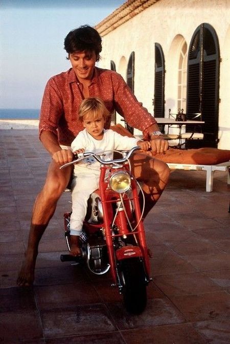 Alain Delon and his son Anthony.jpg