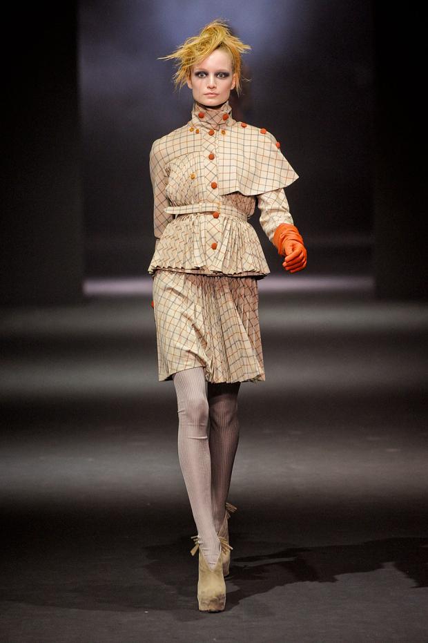 john-galliano-autumn-fall-winter-2012-pfw34.jpg