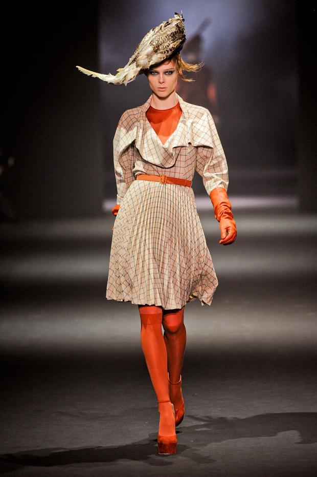 john-galliano-autumn-fall-winter-2012-pfw38.jpg