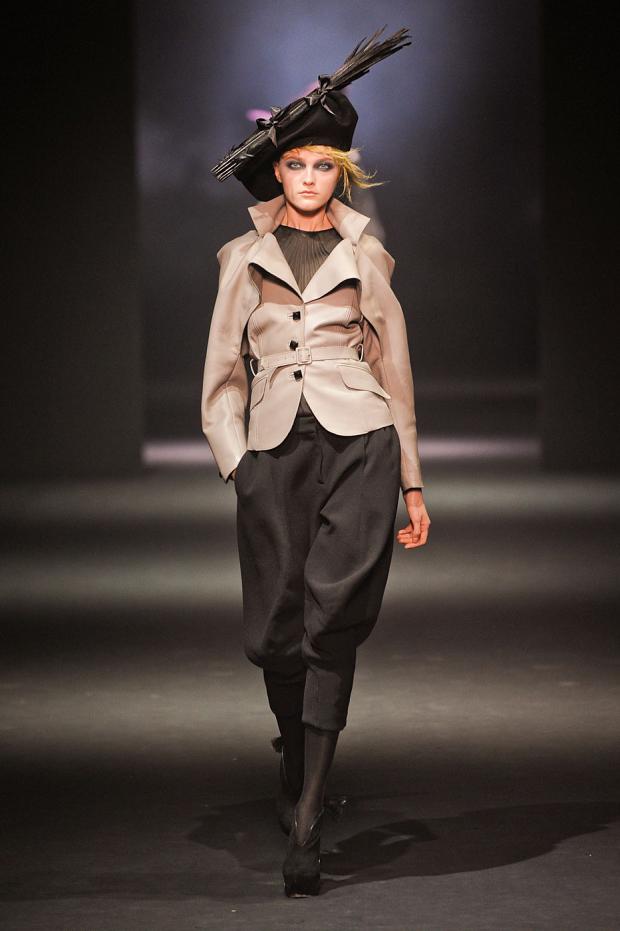 john-galliano-autumn-fall-winter-2012-pfw46.jpg