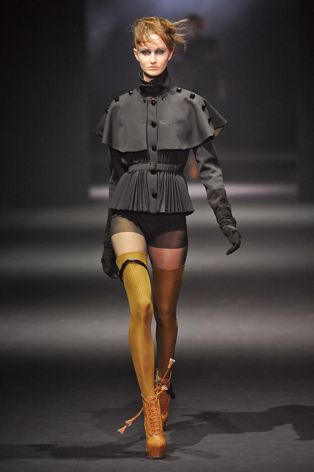 john-galliano-autumn-fall-winter-2012-pfw6.jpg