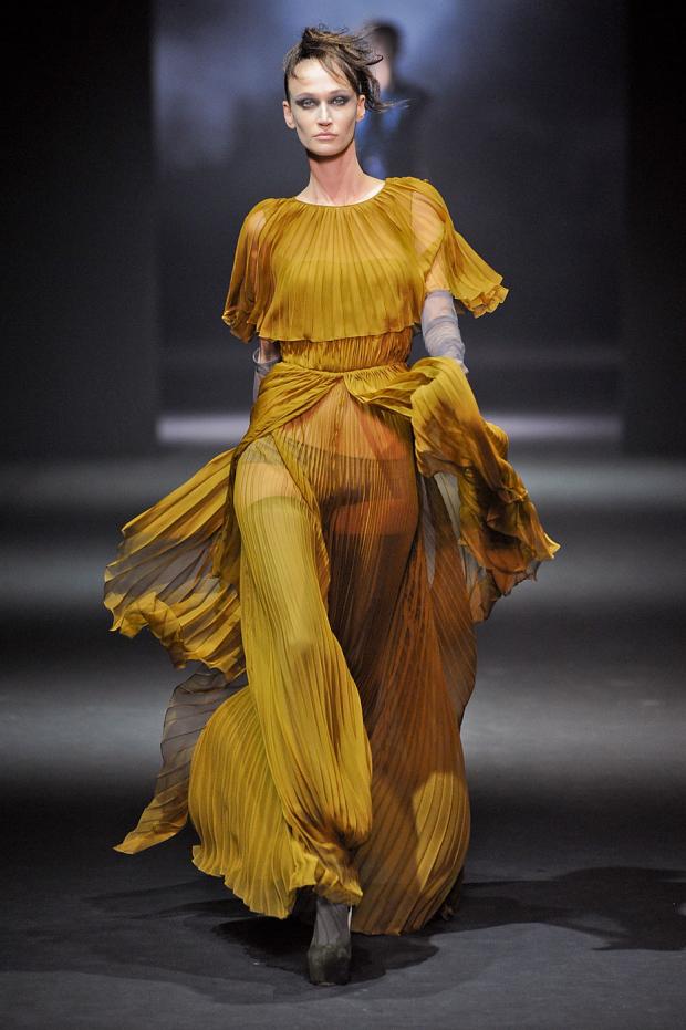 john-galliano-autumn-fall-winter-2012-pfw62.jpg