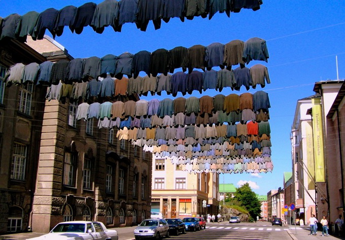 kaarinakaikkonenclothesinstallation2.jpeg