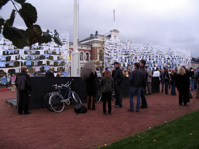 kaarinakaikkonenclothesinstallation7.jpeg