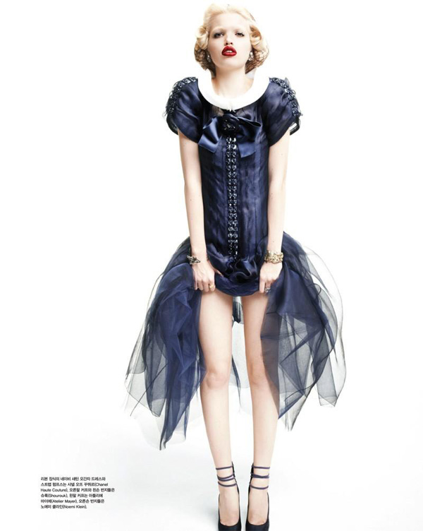 daphnegroeneveldvoguekoreaapril20125.jpg