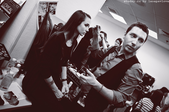 DashaGauzer-backstage-1.jpg
