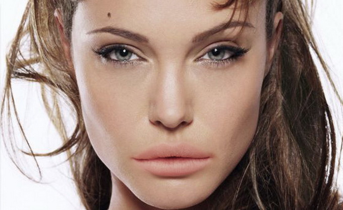 People-with-Lana-Del-Rey-Lips-Angelina-Jolie_1.jpeg