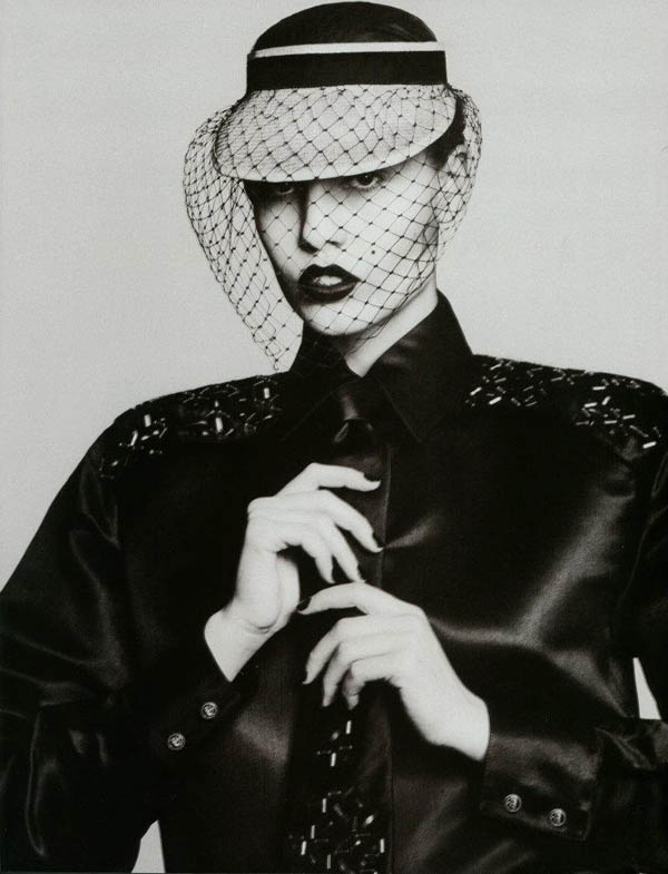 njabendervogueparisjunejuly201210.jpg