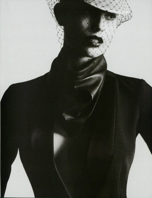 njabendervogueparisjunejuly20124.jpg