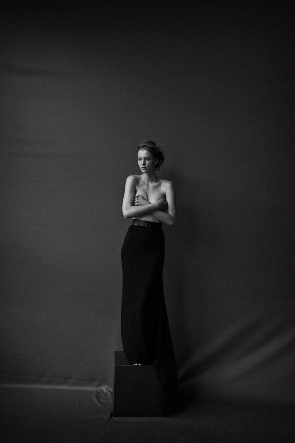 njaauermanntonigarrnorsvoguegermanyjune2012nsfw15.jpg