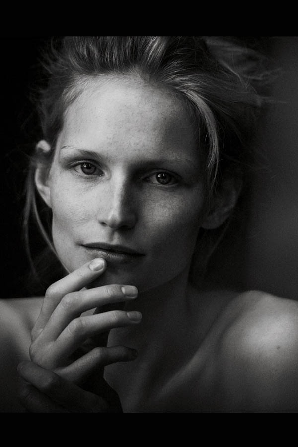 njaauermanntonigarrnorsvoguegermanyjune2012nsfw16.jpg