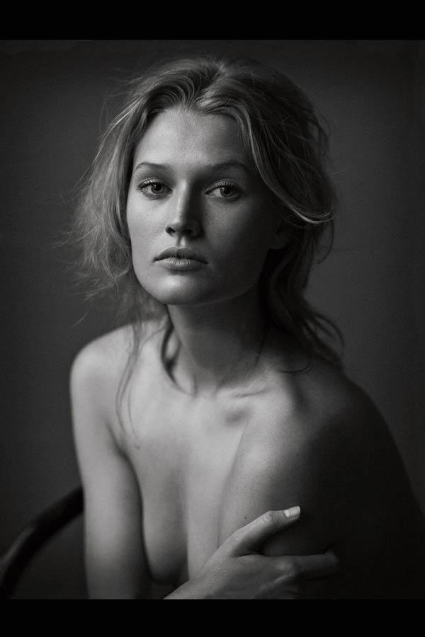 njaauermanntonigarrnorsvoguegermanyjune2012nsfw19.jpg