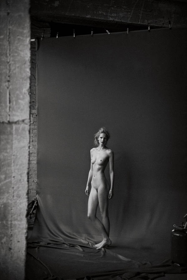 njaauermanntonigarrnorsvoguegermanyjune2012nsfw2.jpg