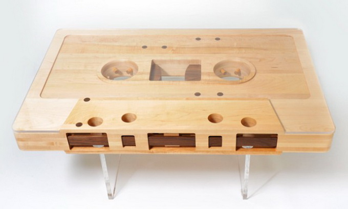 Стол Mixtape  в виде кассеты