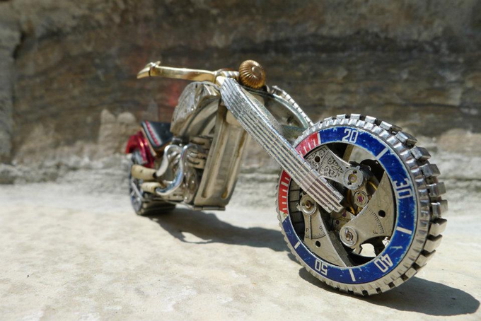 Мотоциклы из часов Dan Tanenbaum