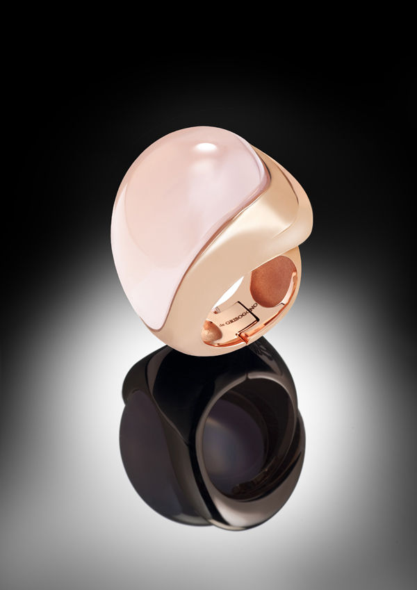 Ring in pink gold (28.80 grs), set with 1 pink quartz cabochon (79 cts).jpg