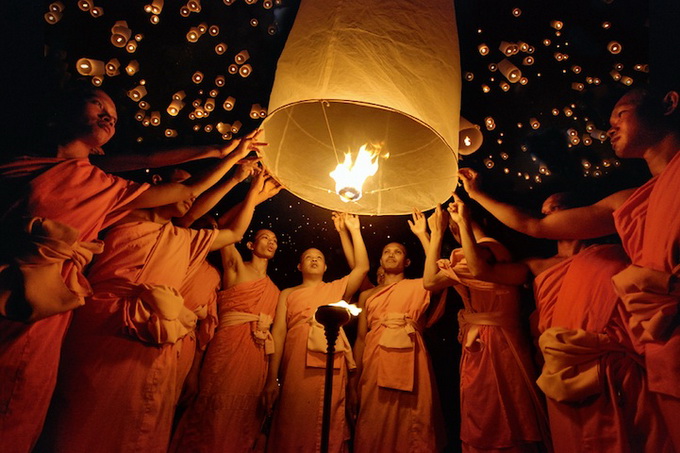 Фестиваль воздушных фонариков в Тайланде