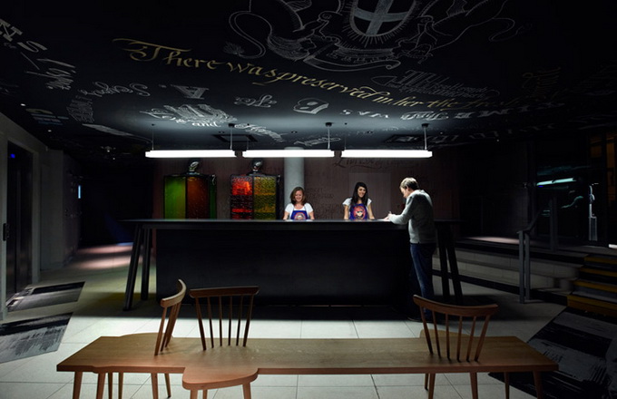 MAMA-shelter-hotel-by-Philippe-Starck-Marseille-4.jpg