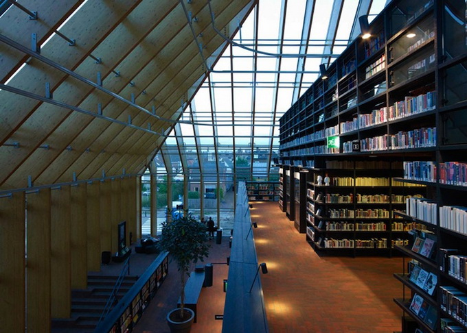 BookMountain_02.jpeg